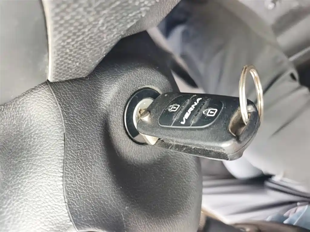 Hyundai Reina 2014 Model 1.4L Automatic GLX фото 9