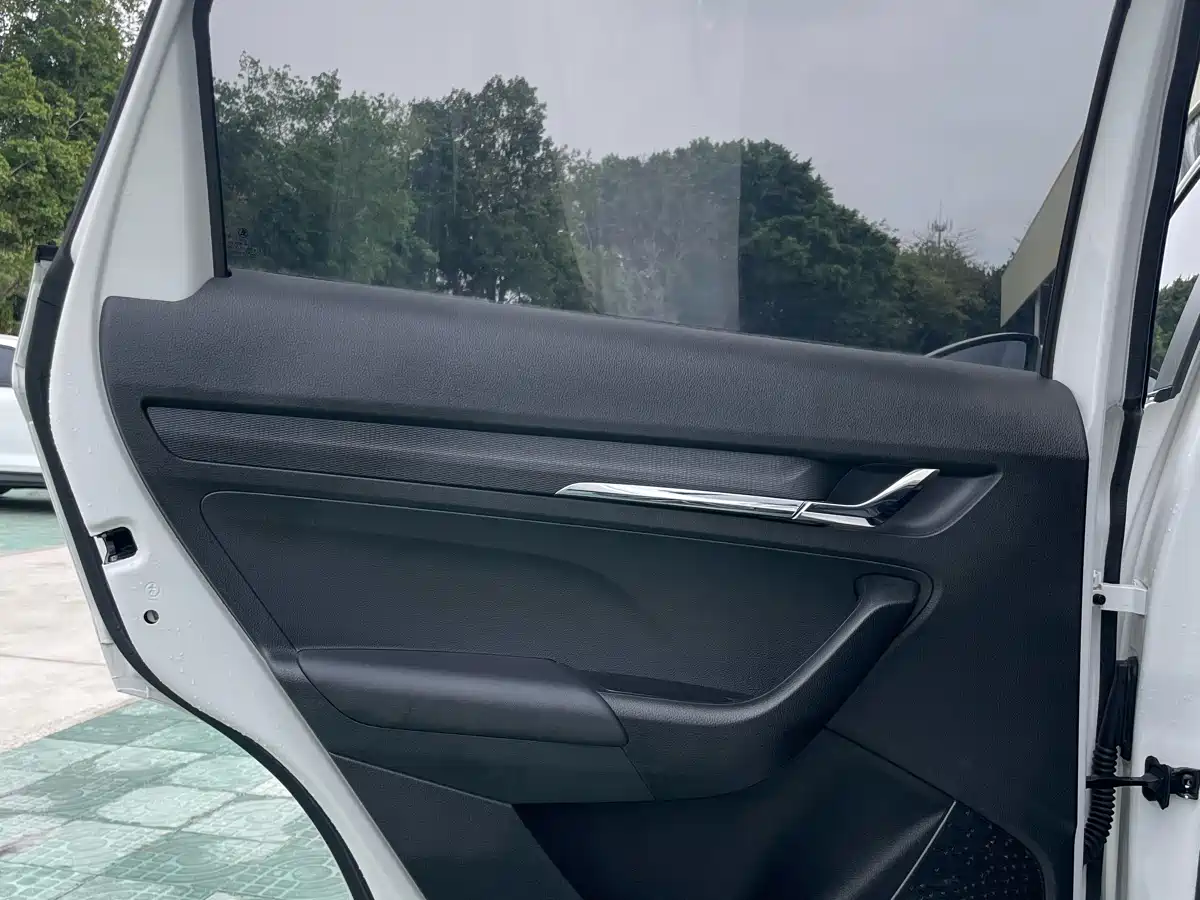 Škoda Kamiq 2022 1.5L Automatic Comfort Edition фото 18