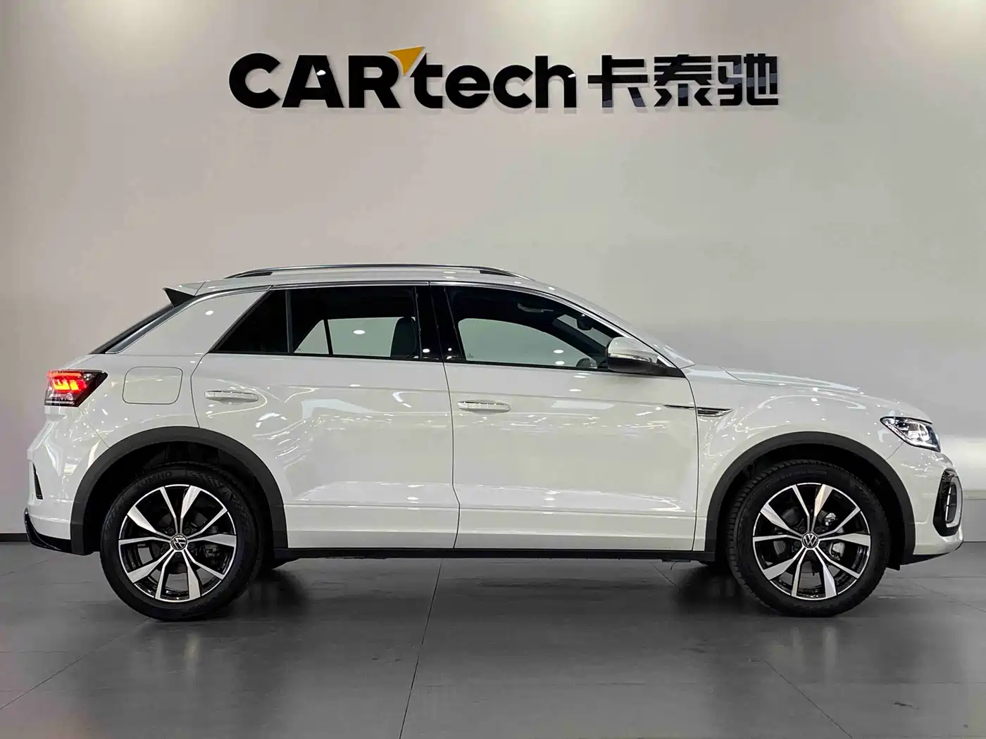 Volkswagen T-ROC 2025 Facelift 300TSI DSG 2WD Dawn Edition фото 4