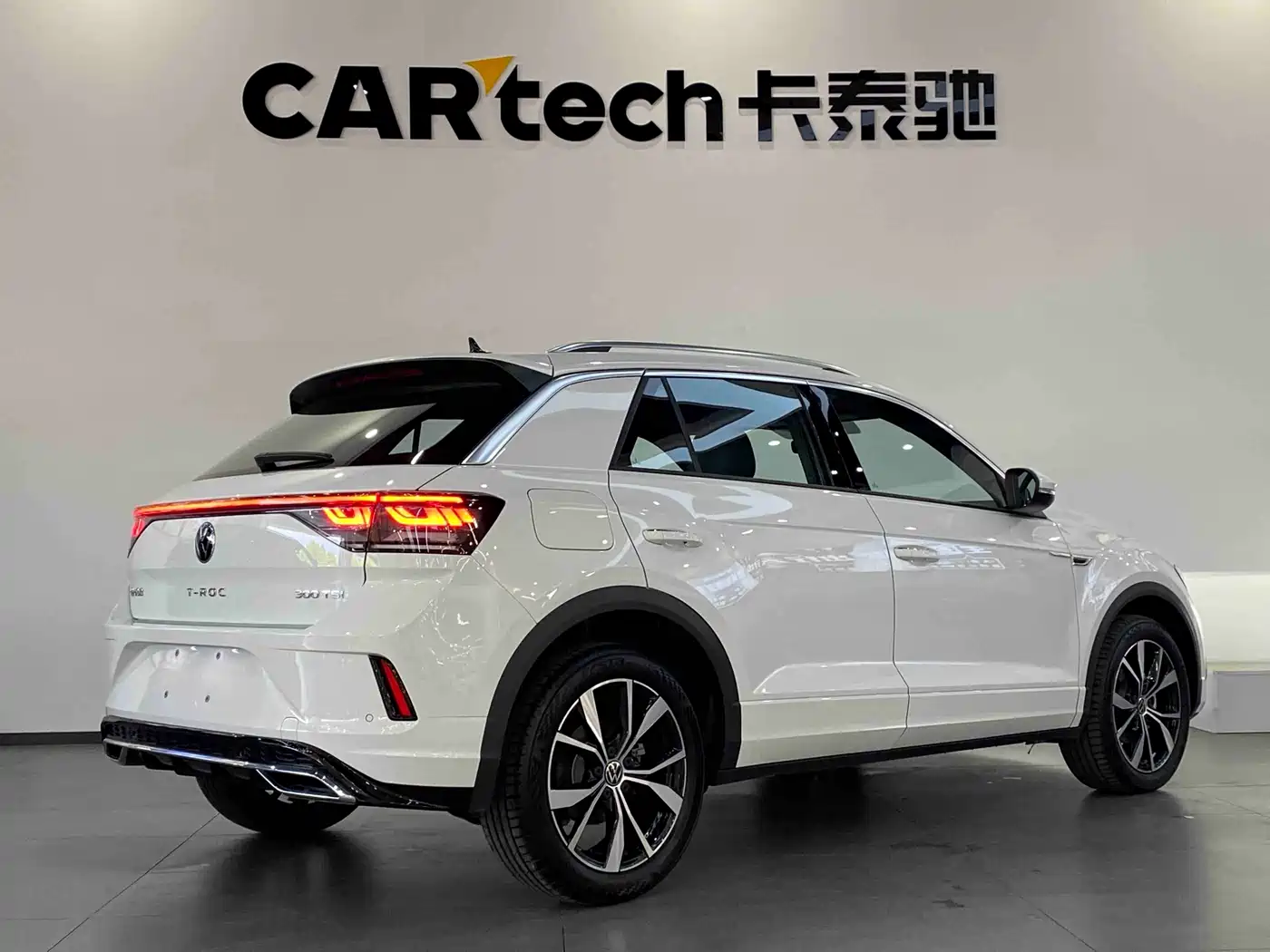 Volkswagen T-ROC 2025 Facelift 300TSI DSG 2WD Dawn Edition фото 32