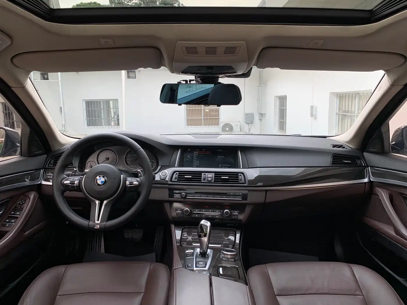 BMW 5 Series 2014 525Li Luxury Design Package фото 5