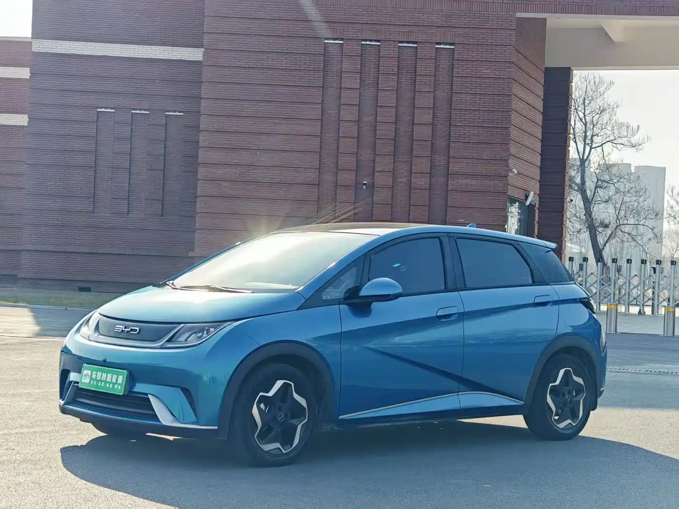 BYD Dolphin 2021 Model 405km Fashion Edition