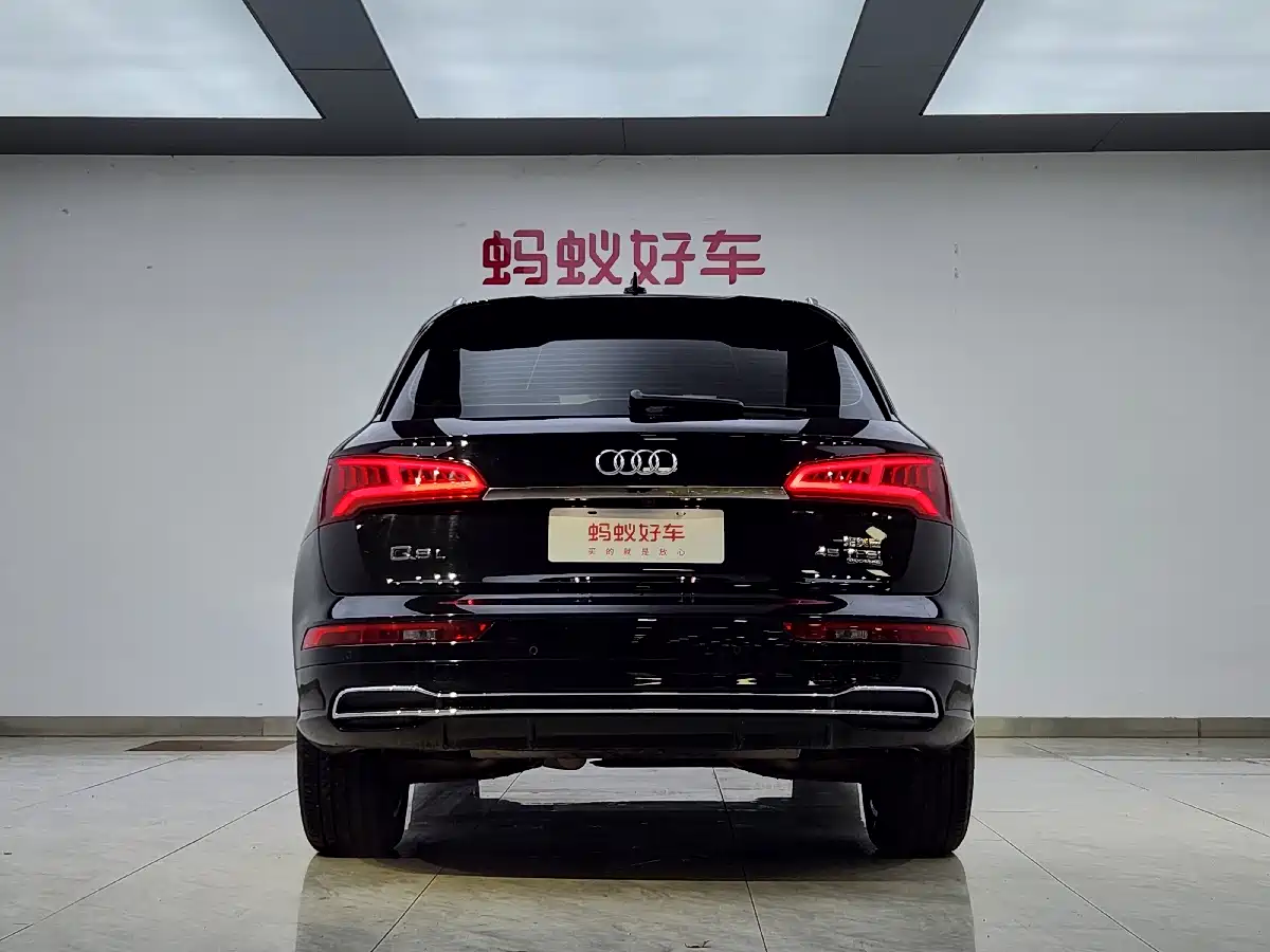 Audi Q5L 2020 Facelift 40 TFSI Honor Fashion фото 6