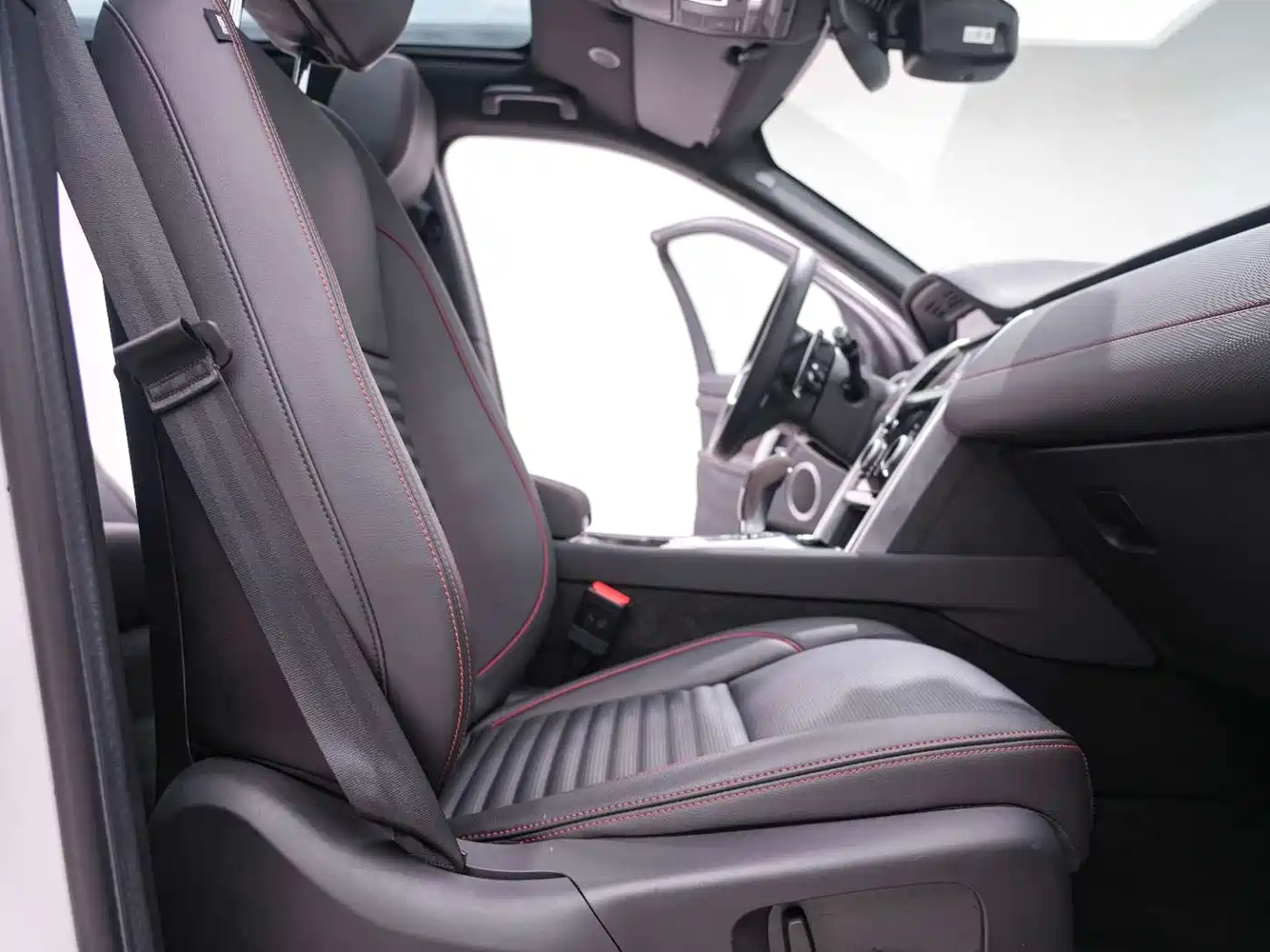 Land Rover Discovery Sport 2022 Model 249PS R-Dynamic S Performance Edition 5-Seater фото 26