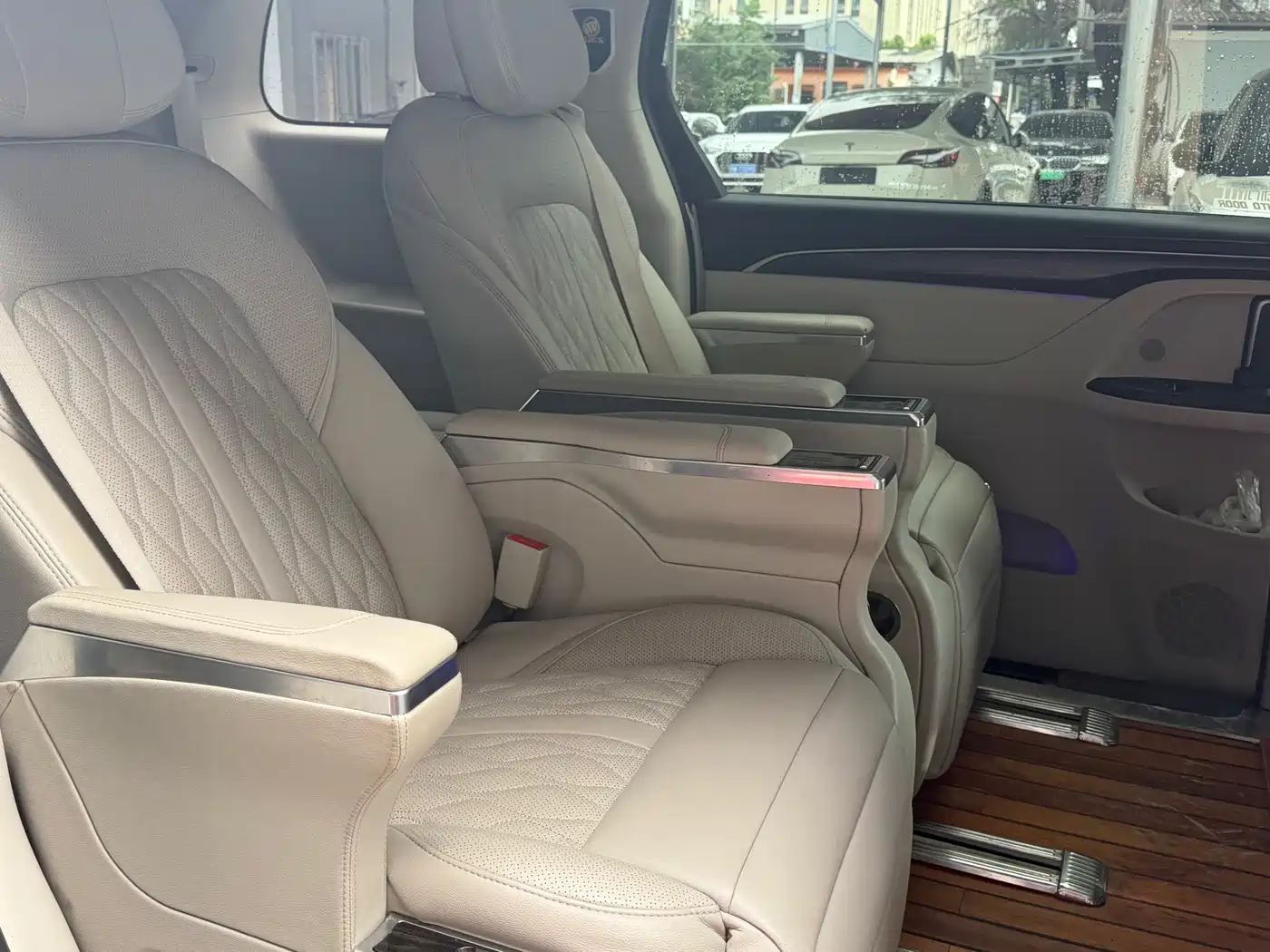 Buick GL8 2020 Model ES Landglory 653T Premium фото 11