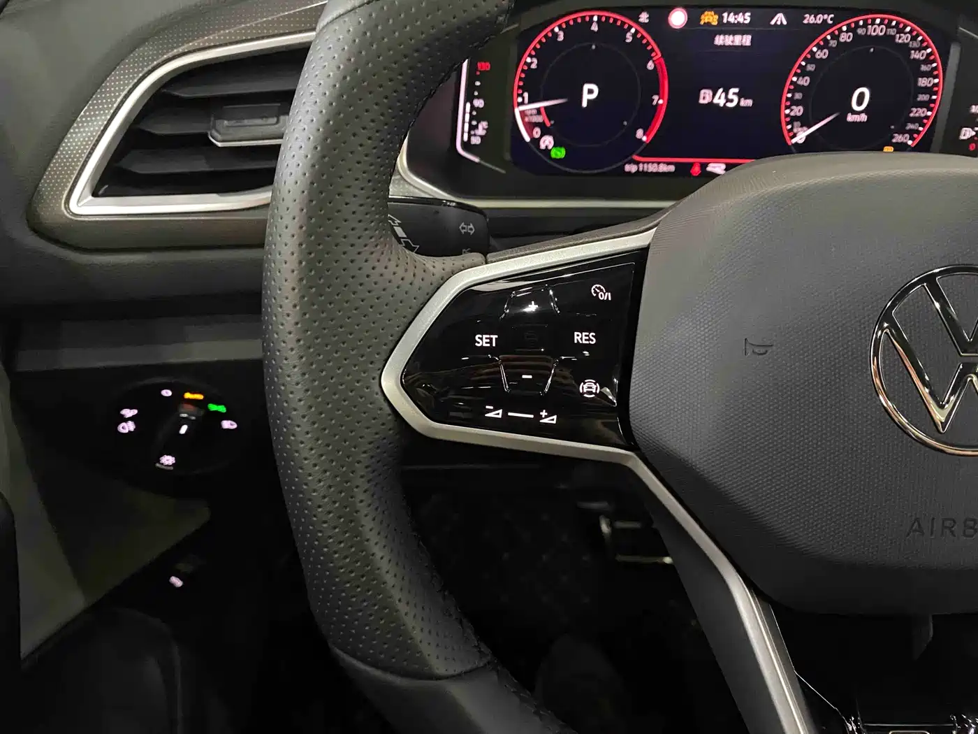 Volkswagen T-ROC 2025 Facelift 300TSI DSG 2WD Dawn Edition фото 11