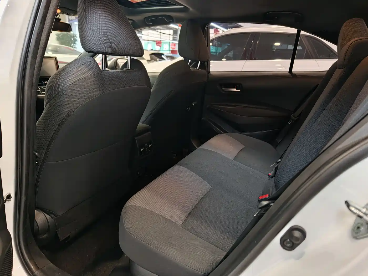 Toyota Levin 2021 Dual Engine 1.8H E-CVT Luxury Edition фото 11