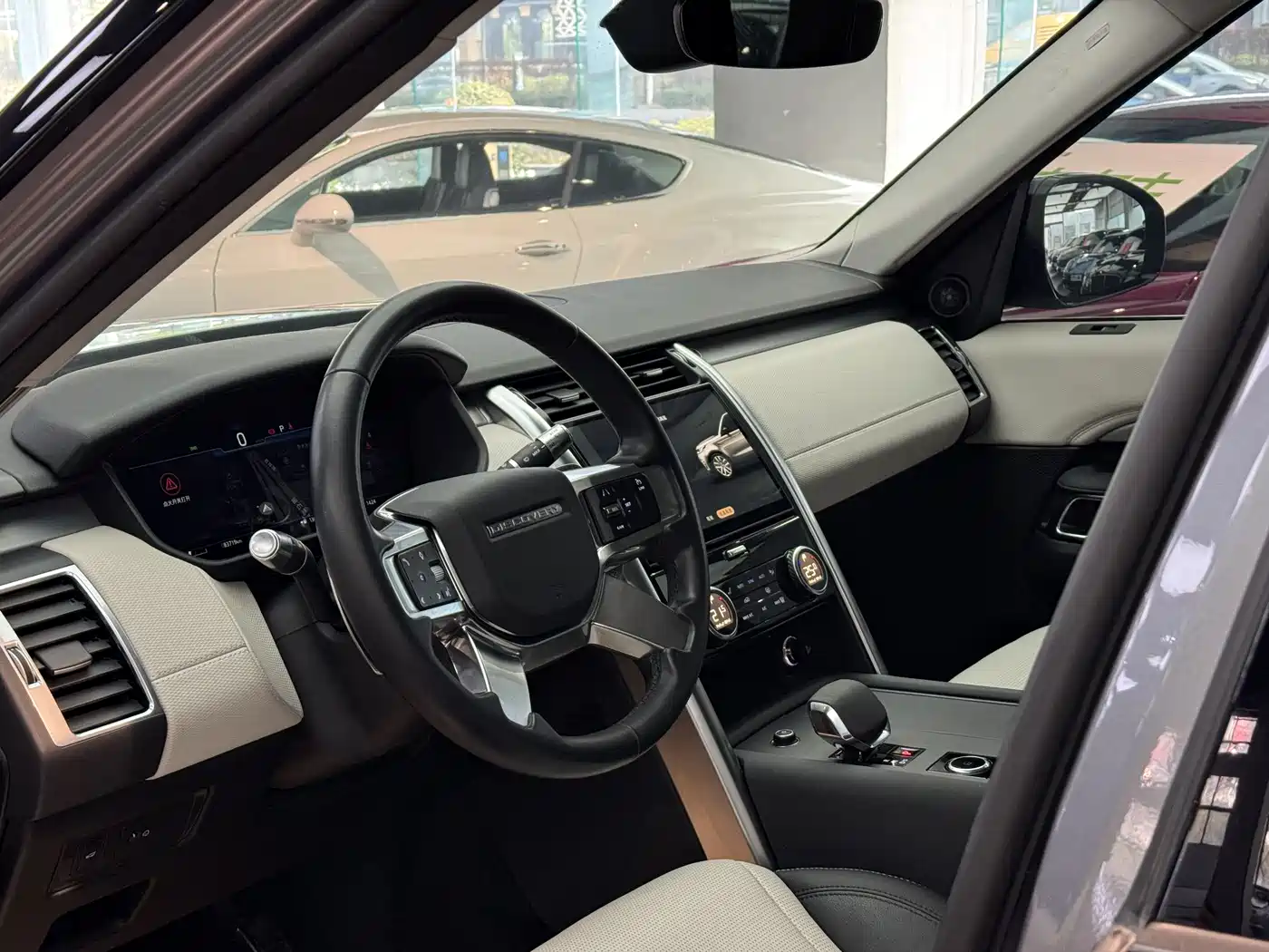 Land Rover Discovery 2021 360PS R-Dynamic S фото 7
