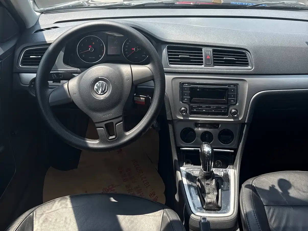 Volkswagen Lavida 2013 Facelift Classic 1.6L Automatic Comfort фото 9