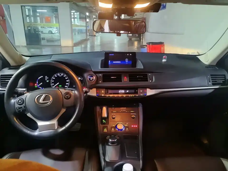 Lexus CT 2017 CT200h Comfort Two-Tone China V фото 5