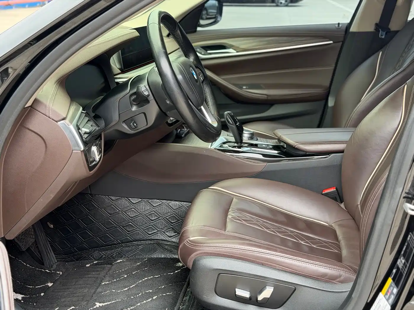 BMW 5 Series New Energy 2020 530Le Range Upgrade Luxury Package фото 12