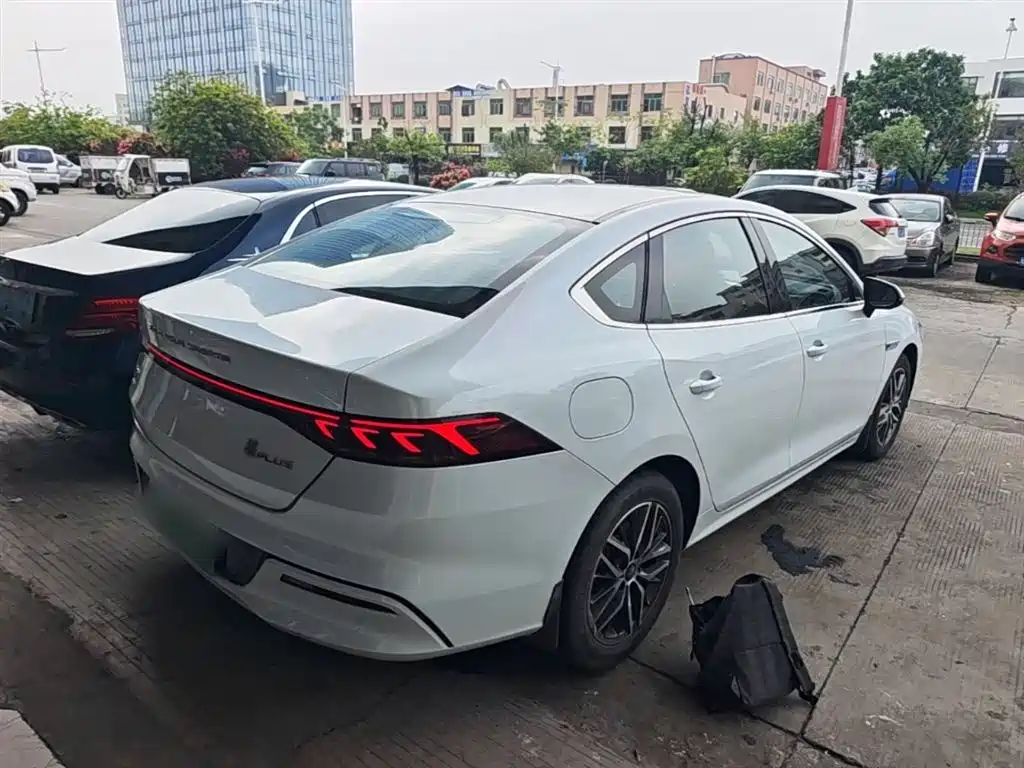 BYD Qin PLUS 2021 DM-i 55KM Flagship фото 7