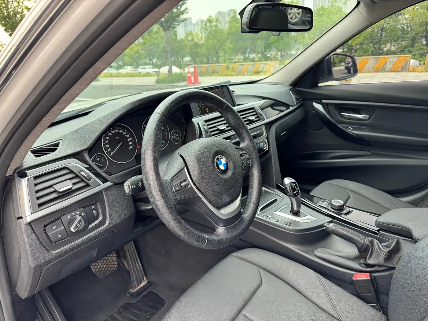 BMW 3 Series 2017 320Li Fashion фото 8