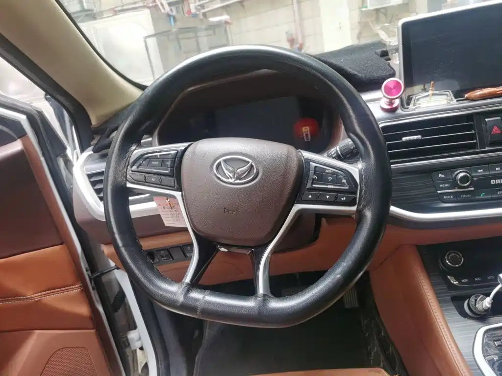 BAIC Huansu S7 2018 2018 1.5T Auto Premium Model