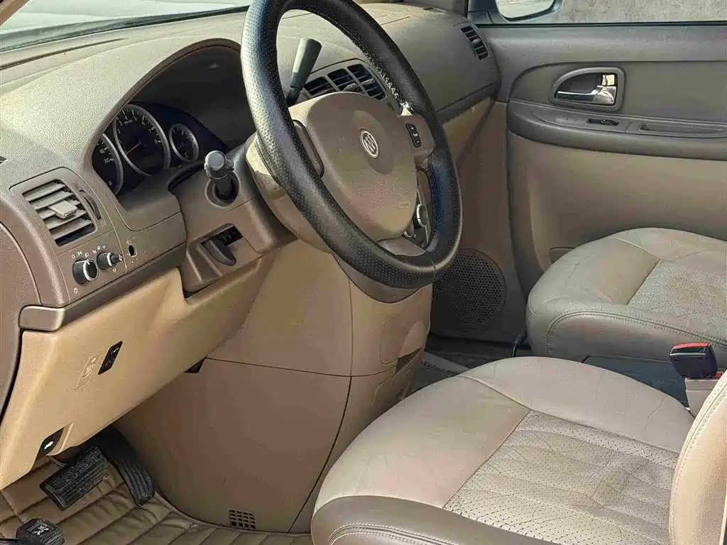 Фото 4 - Buick GL8