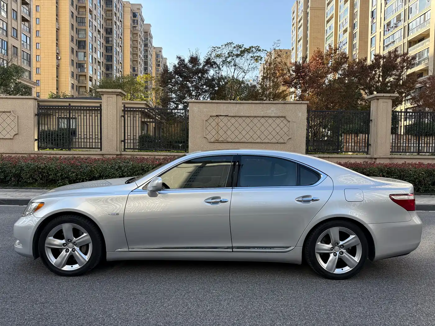 Lexus LS 2006 460L фото 7