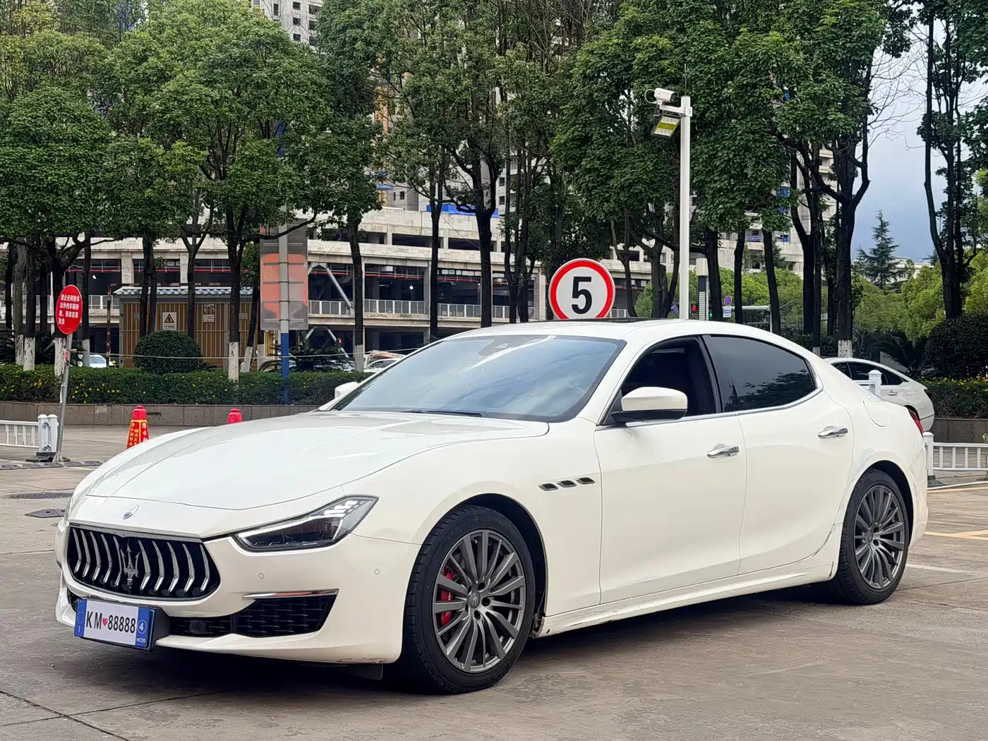 Maserati Ghibli