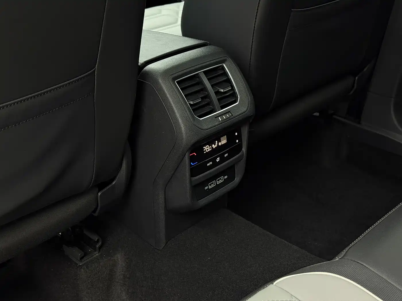 Volkswagen Tayron 2023 280TSI 2WD Luxury Plus Advanced Edition фото 11