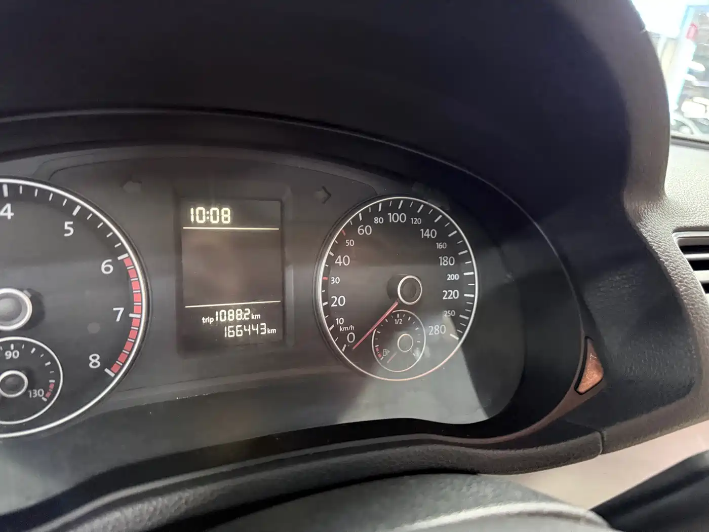 Volkswagen Passat 2014 1.8TSI DSG Luxury Edition фото 10