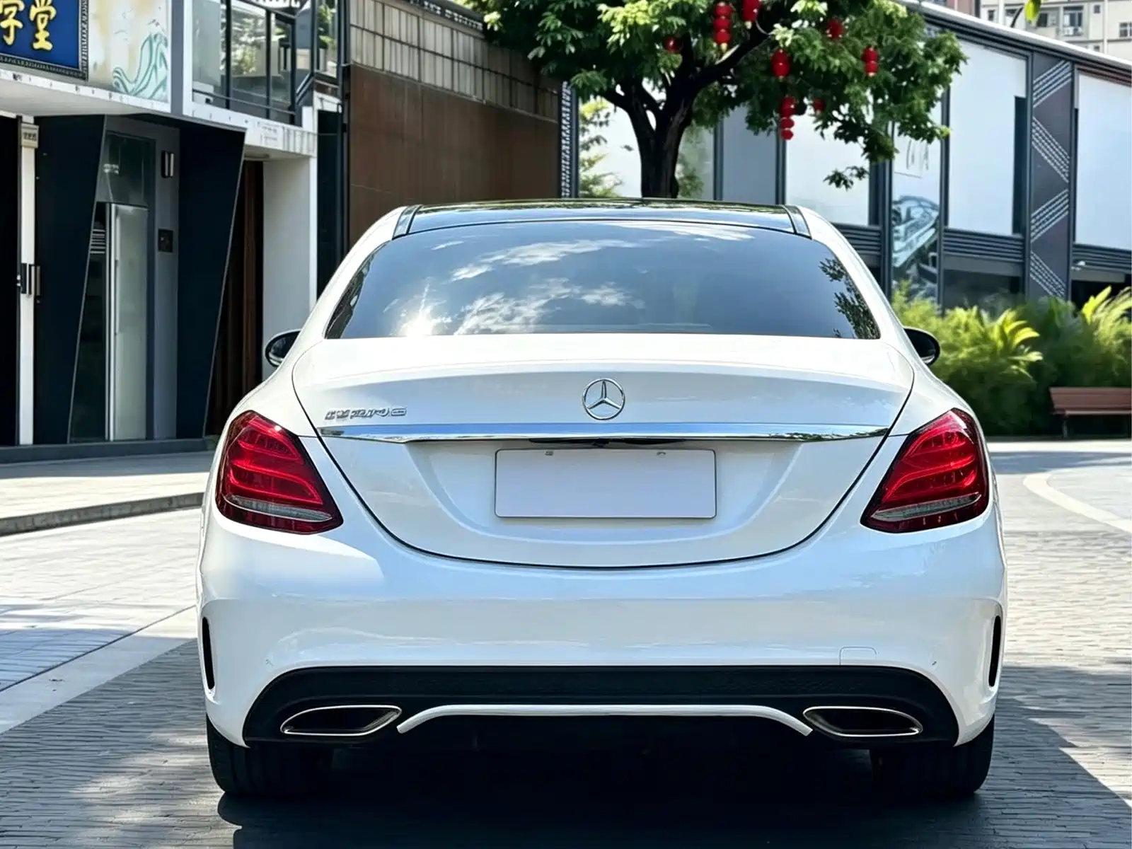 صورة 8 - Mercedes-Benz C-Class