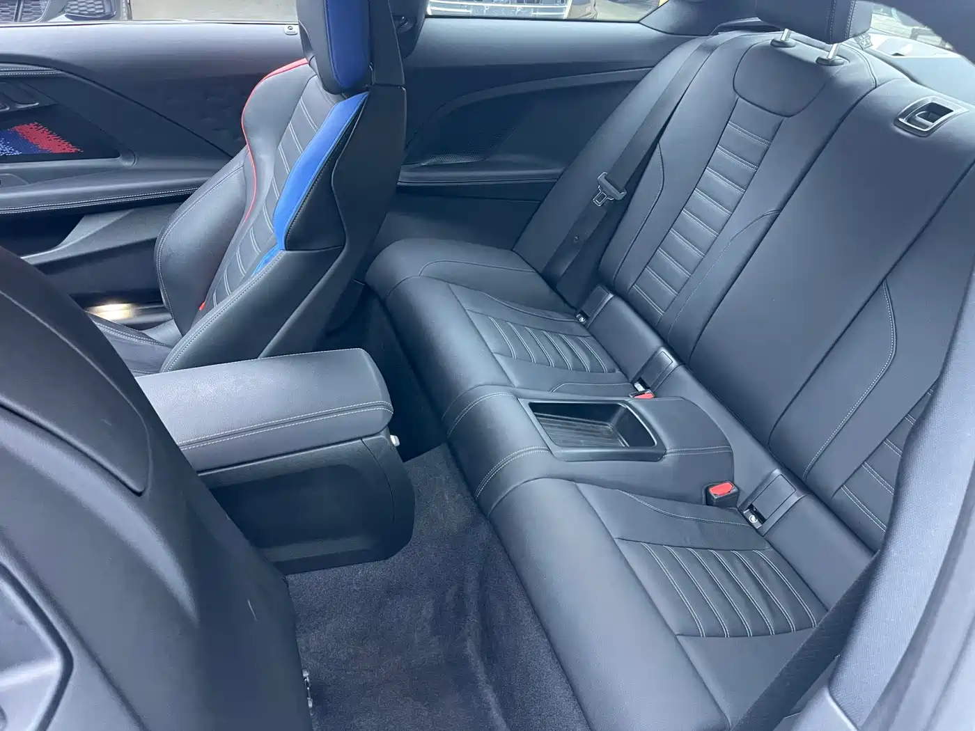 BMW M2 2024 M2 фото 9