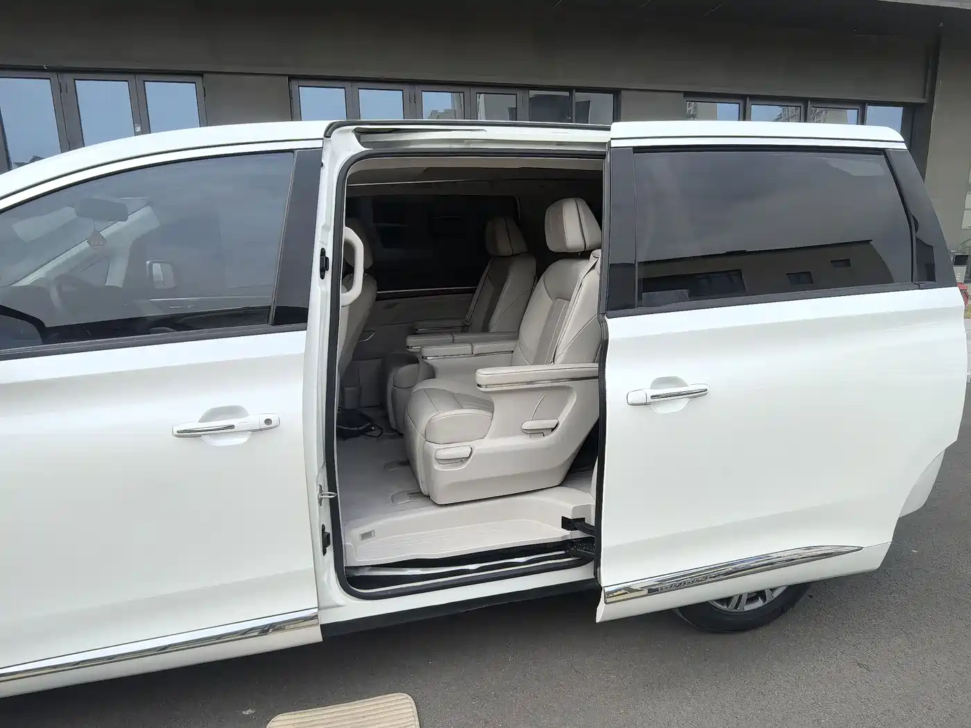 GAC Trumpchi Trumpchi M8 2018 320T Premium Edition фото 8