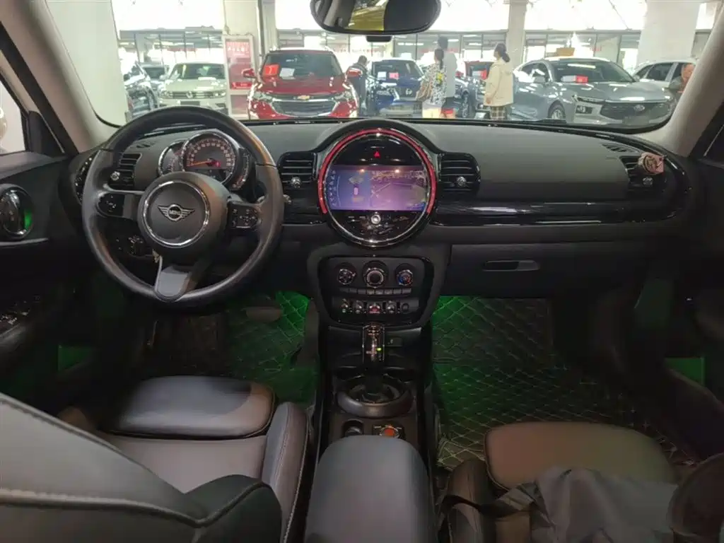 MINI CLUBMAN