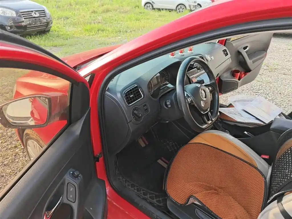 Volkswagen Polo 2016 1.6L Automatic Comfort фото 16