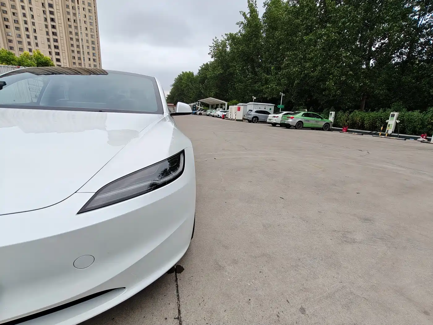Tesla Model 3 2026 2025 Model Year Facelift Rear-Wheel Drive