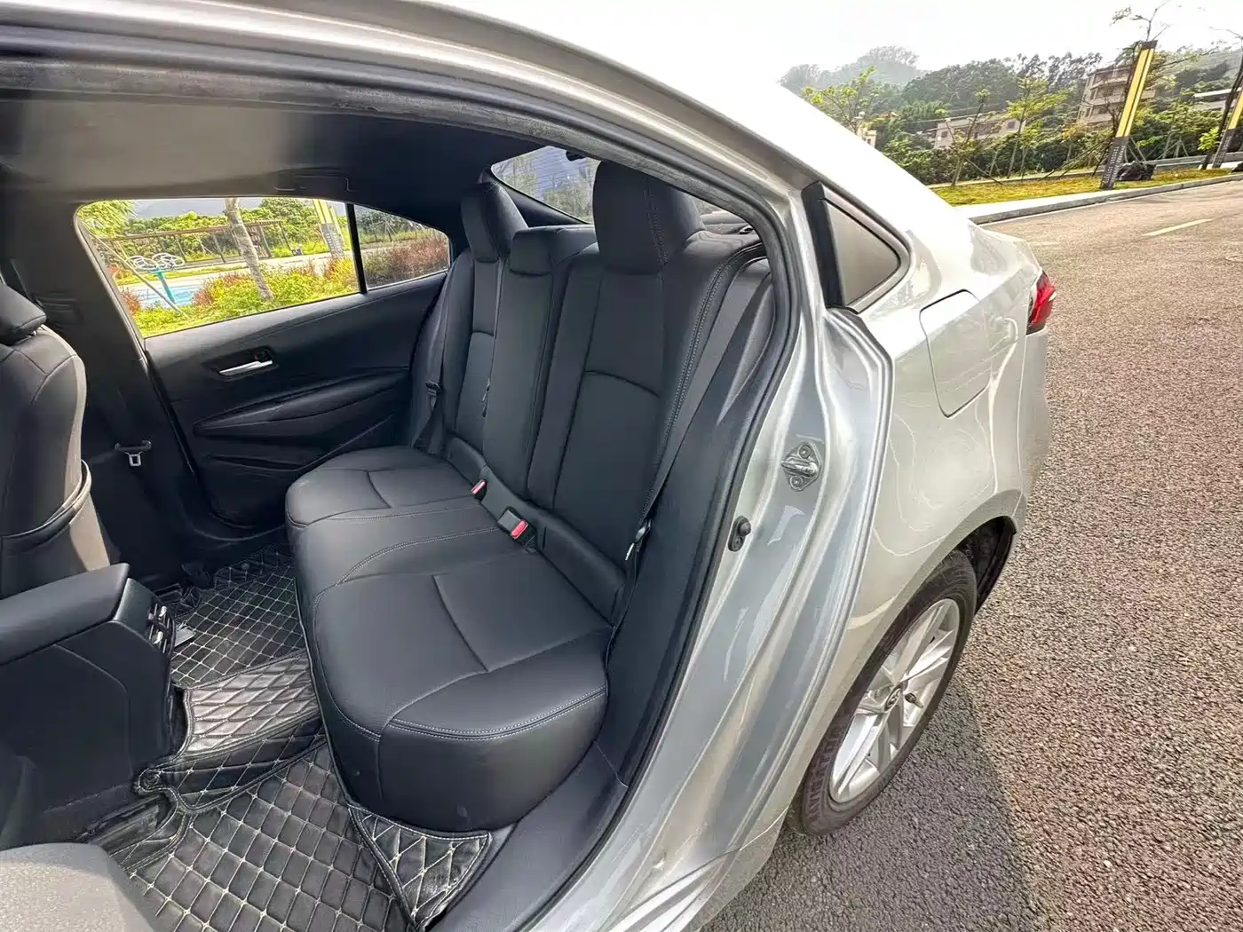 Toyota Levin 2021 185T CVT Luxury Edition фото 8