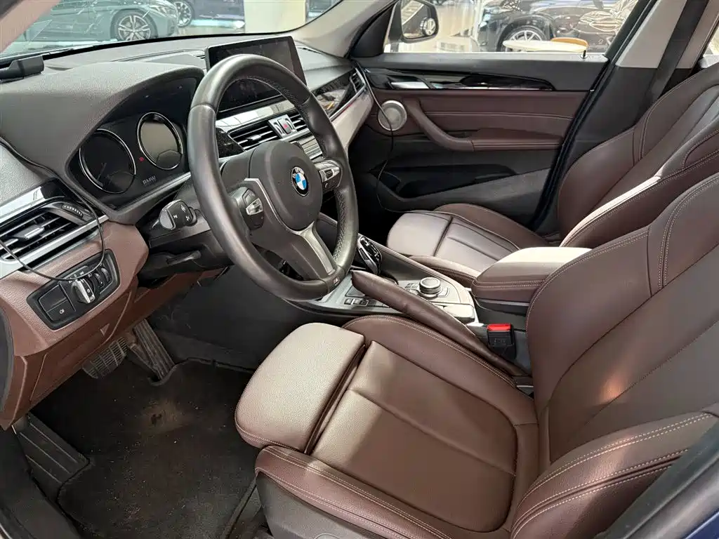 BMW X1 2021 sDrive25Li Leading фото 14