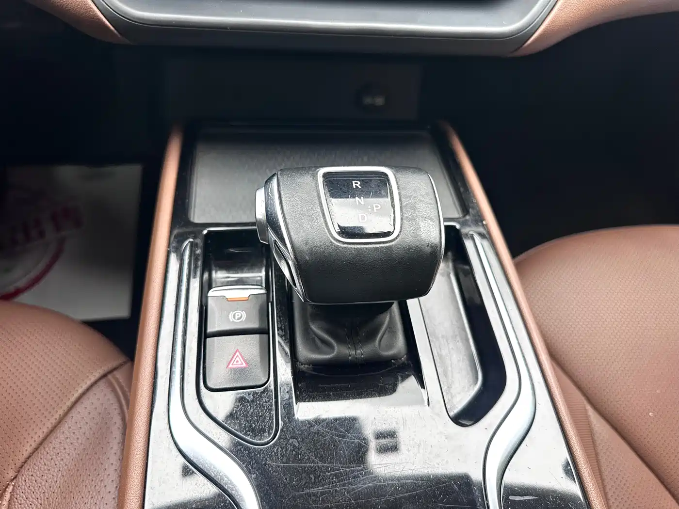 Hongqi E-QM5 2022 431km Battery Swap Enjoyment Edition фото 16