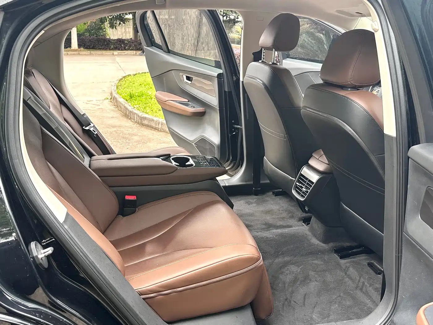 Hongqi E-QM5 2022 431km Battery Swap Enjoyment Edition фото 10