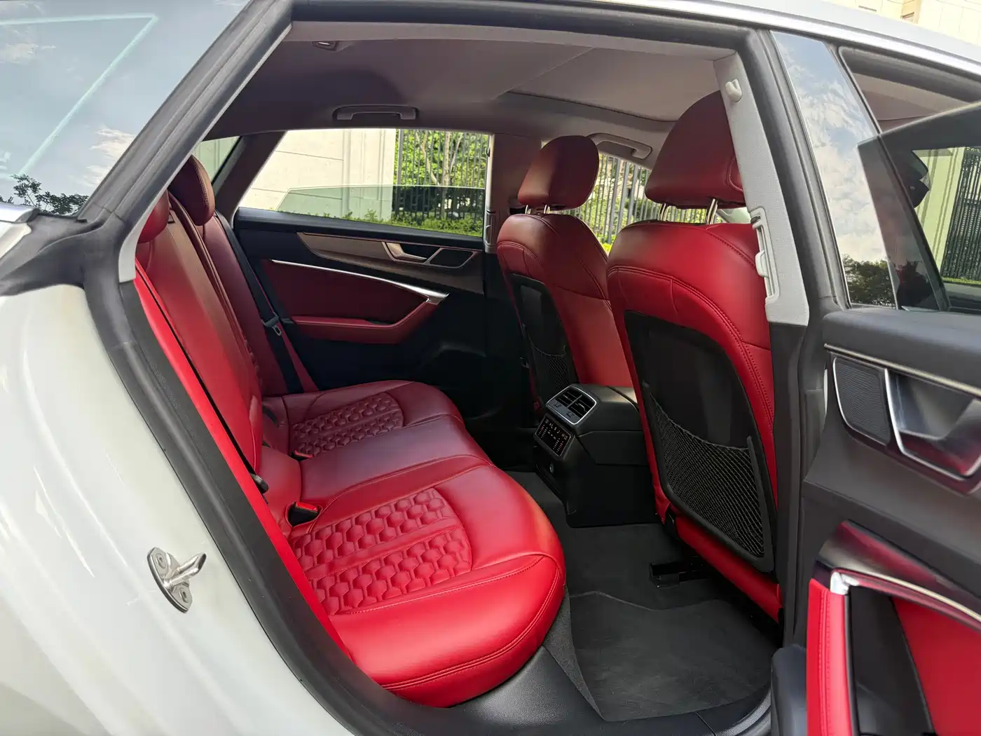 Audi A7 2023 Model 45 TFSI Premium Selection Edition фото 15