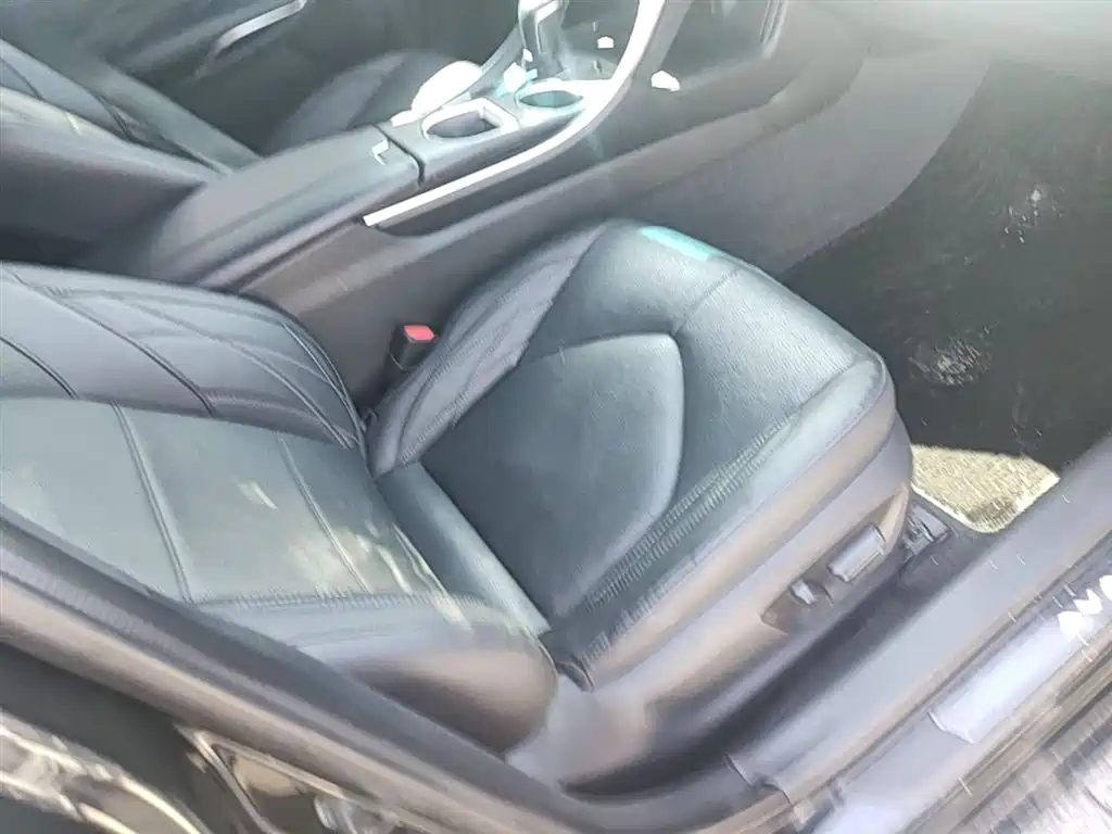 Toyota Avalon 2019 Hybrid 2.5L XLE Premium Edition China VI фото 25