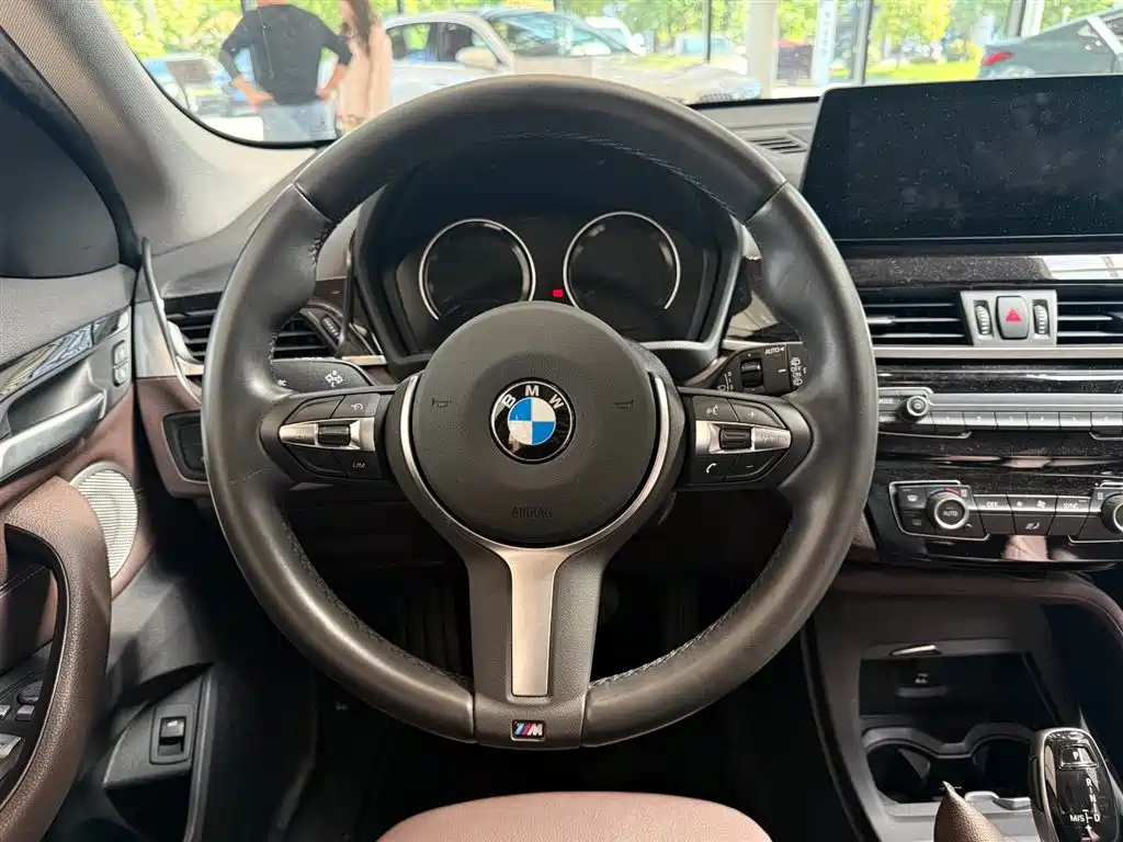BMW X1 2021 sDrive25Li Leading фото 6