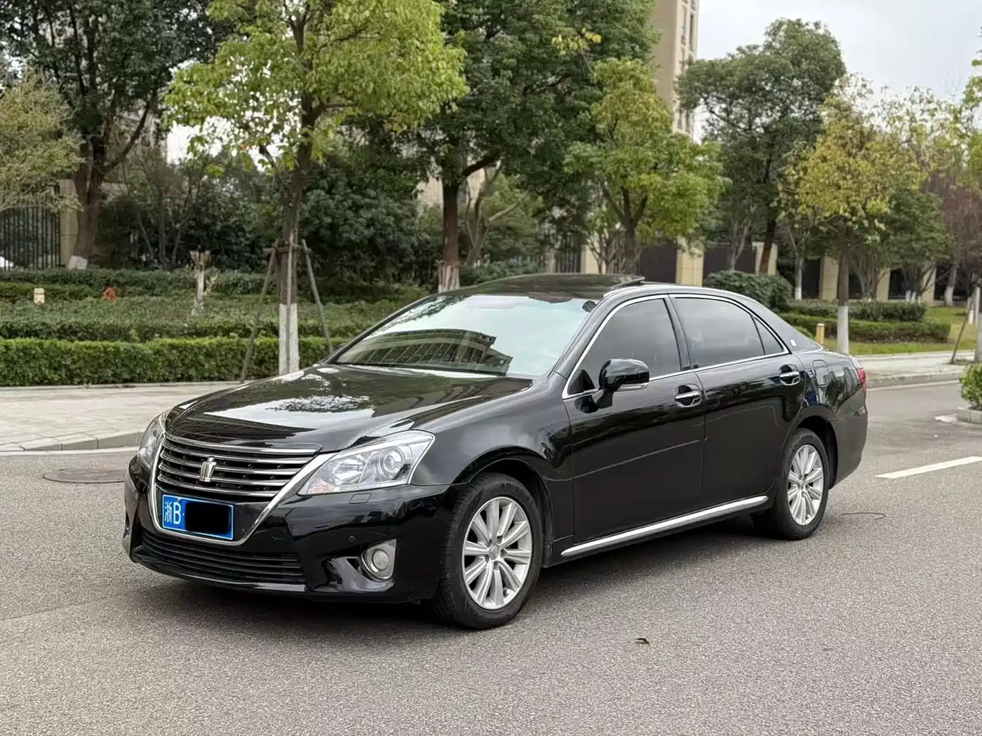Toyota Crown 2012 2.5L Royal Leather Edition