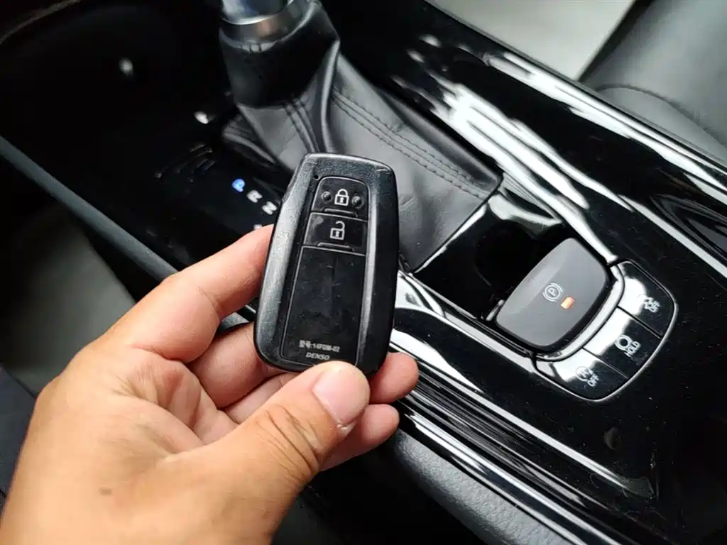Toyota IZOA 2018 2.0L Speed Edition China VI фото 9
