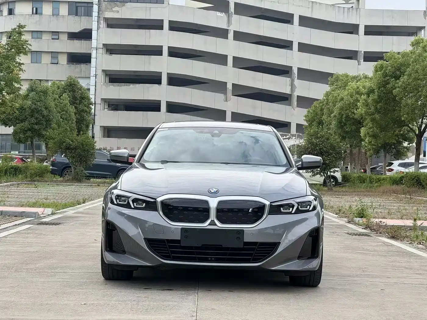 BMW i3 2022 eDrive 35 L фото 2