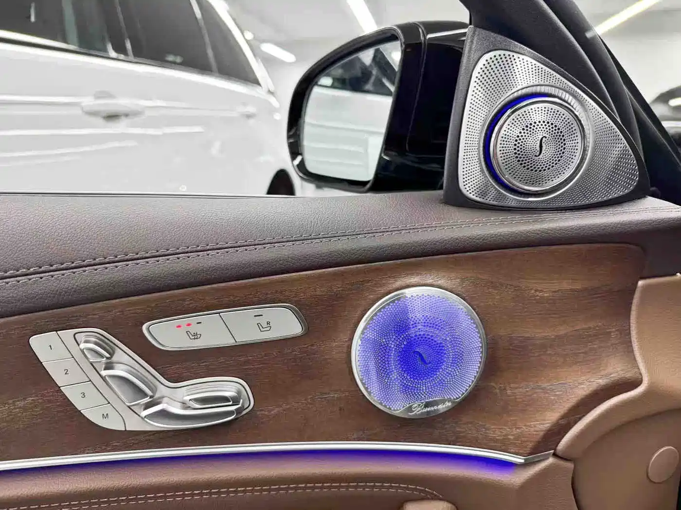 Mercedes-Benz E-Class 2023 E 300 L Luxury фото 13
