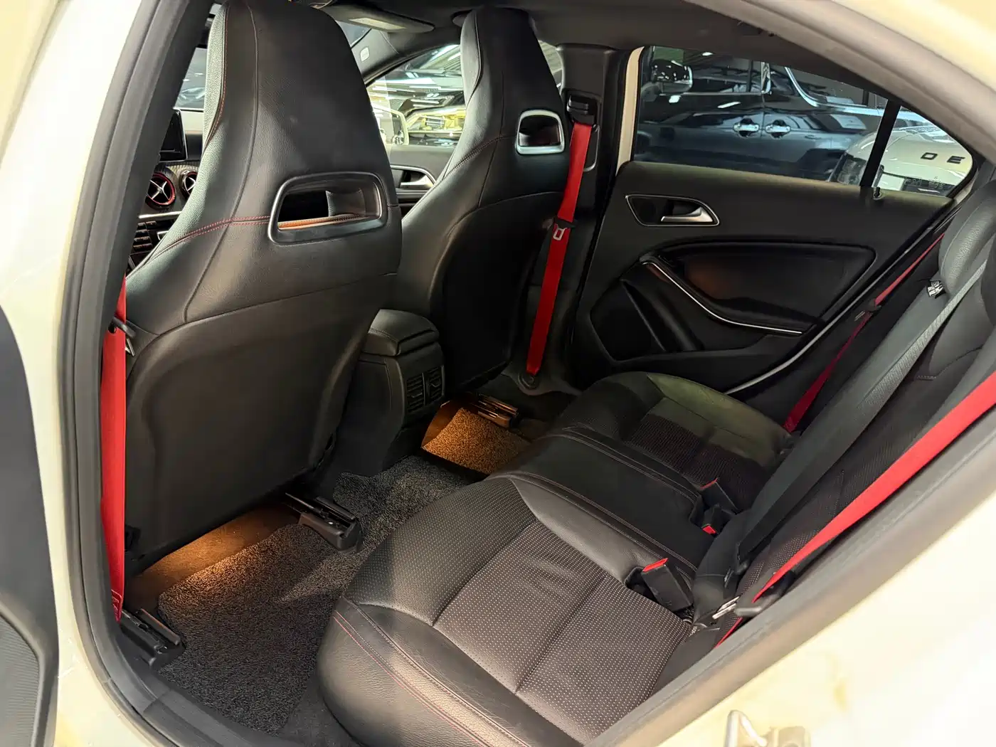 Mercedes-Benz A-Class (Import) 2016 A 260 Sport фото 10