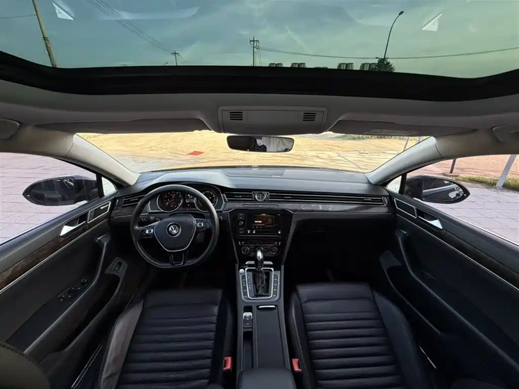 Volkswagen Magotan 2019 330TSI DSG Luxury China V фото 17