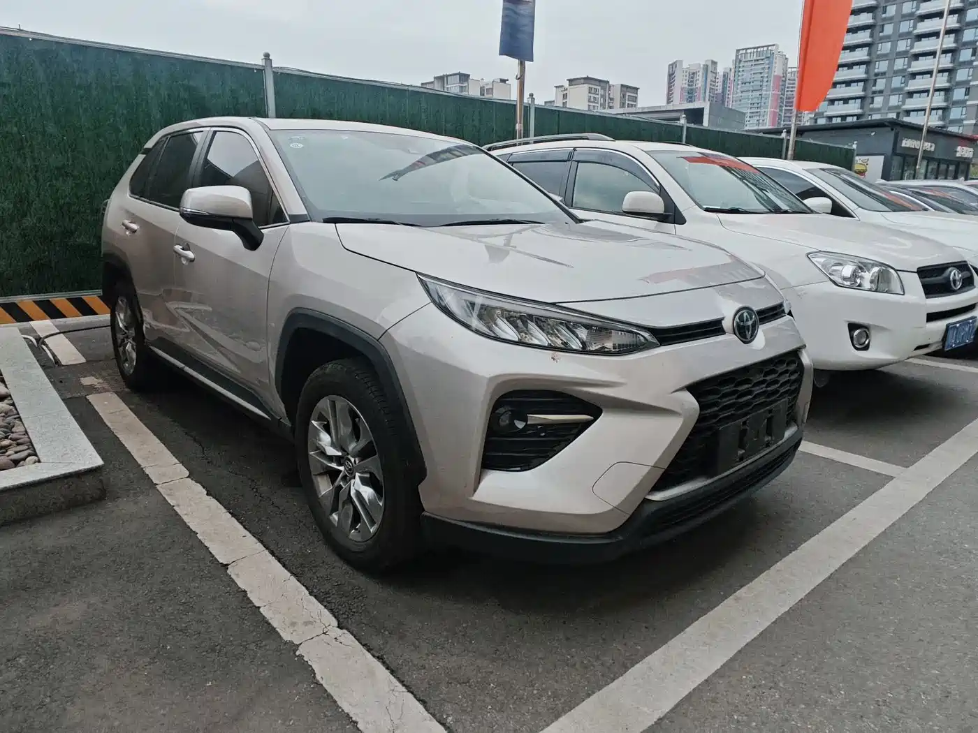Toyota Wildlander 2021 2.0L CVT 4WD Luxury Edition фото 3