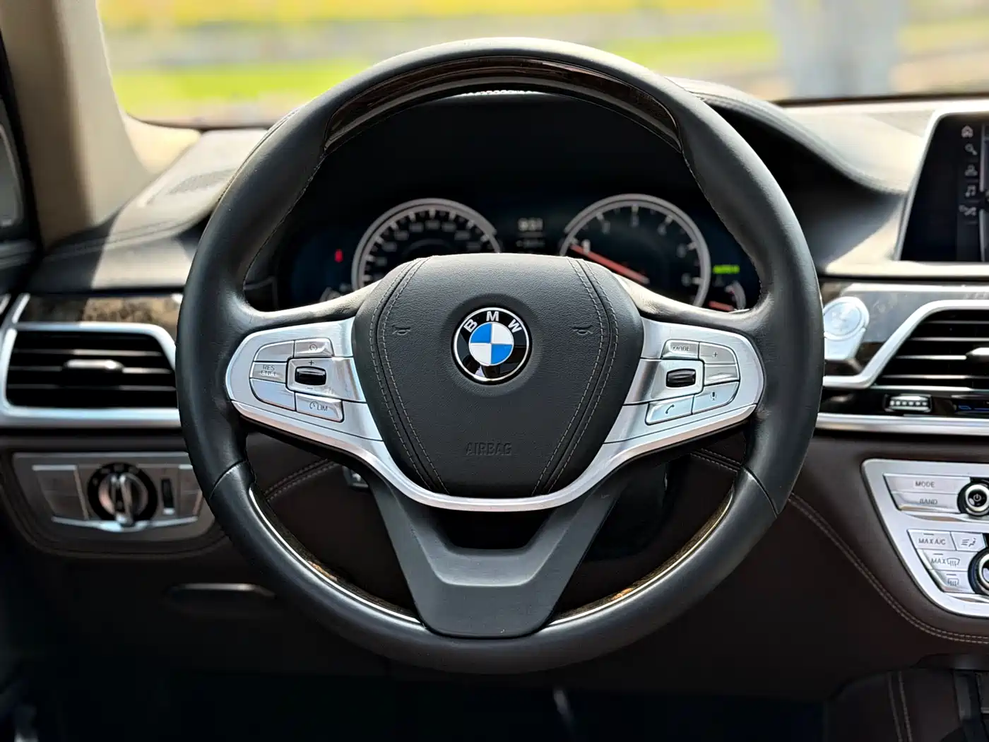 BMW 7 Series 2017 730Li Luxury Edition фото 9