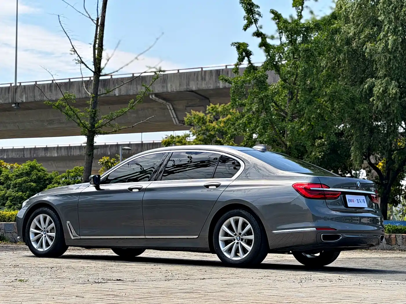 BMW 7 Series 2017 730Li Luxury Edition фото 19