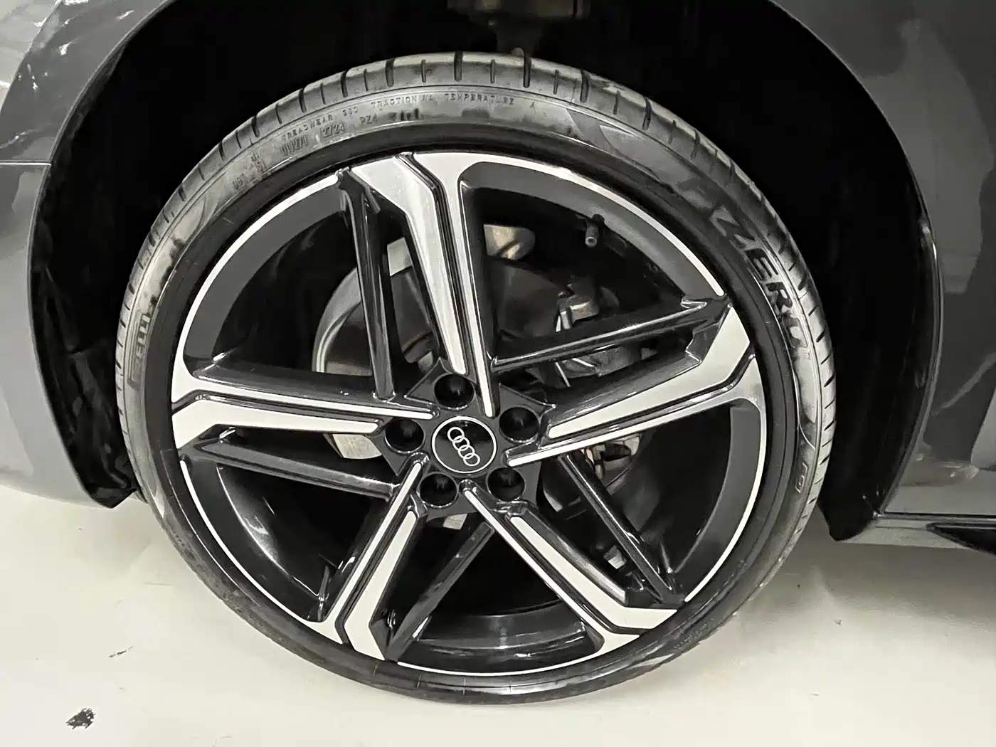 Audi A4L 2024 40 TFSI Luxury Dynamic фото 23