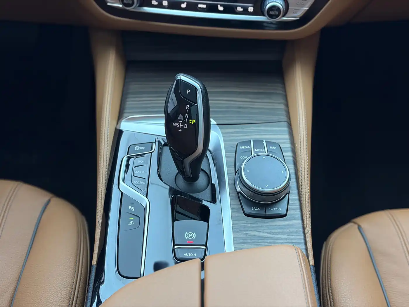 BMW 6 Series GT 2020 630i Luxury Design Package фото 19