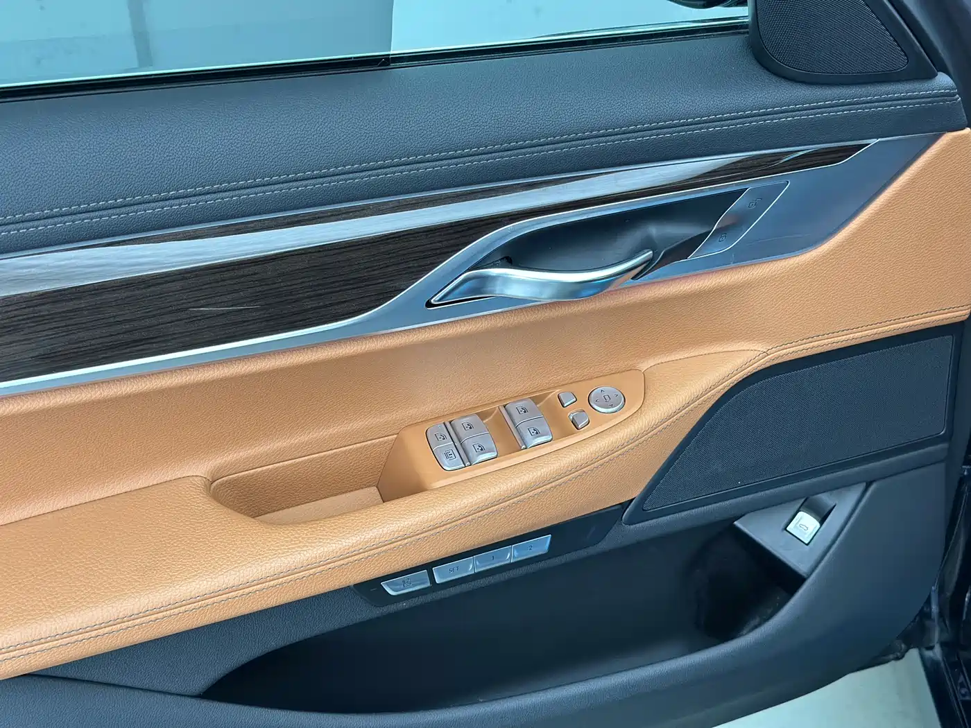BMW 7 Series 2016 730Li Leading фото 17