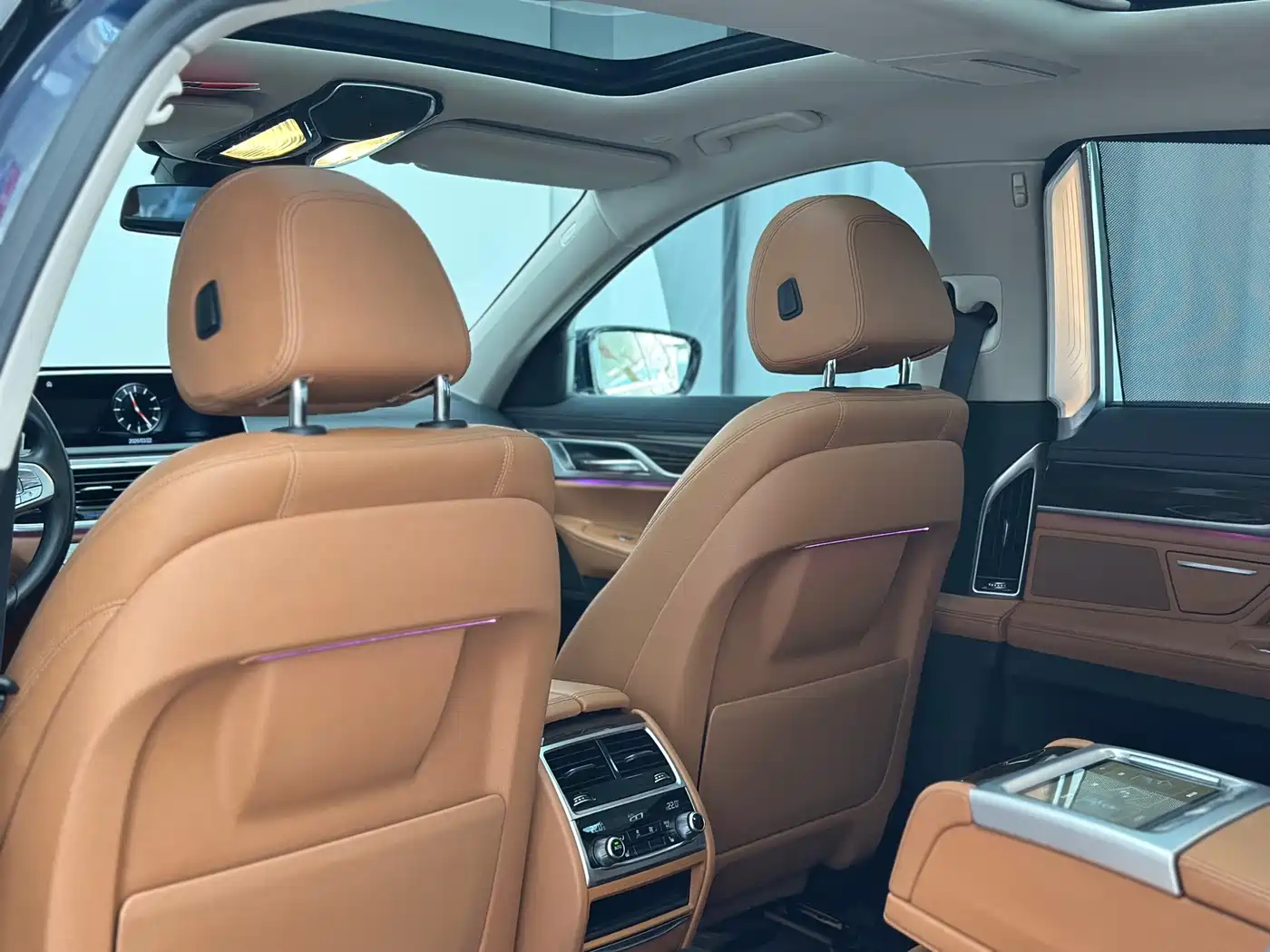 BMW 7 Series 2016 730Li Leading фото 28