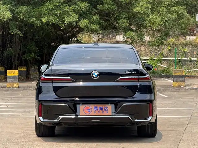 BMW 7 Series 2023 Model 740Li Leading M Sport Package — фото 4